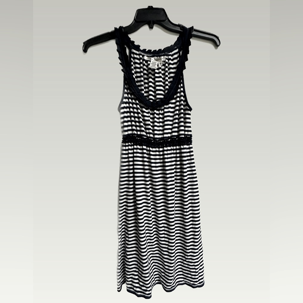 Great summer dress for ANYTHING.  Knit and stretchy.  Perfect condition.